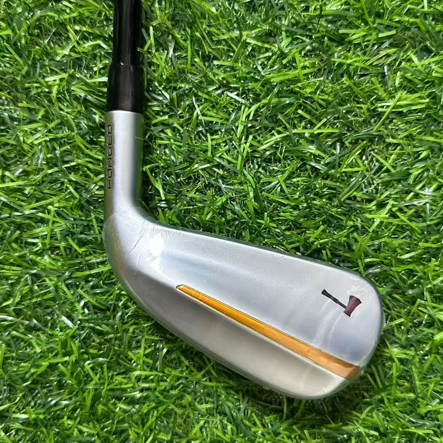 Golf club, long-range, high tolerance, with a pure carbon fiber shaft for precise hitting