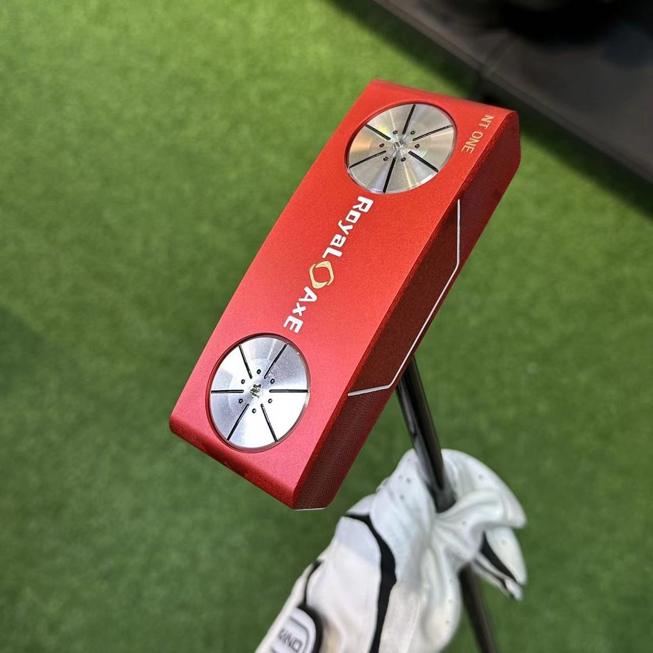 Self Balancing Putter Counterbalanced Putter Face Balanced Putter that stands up by itself, Benefits of counterbalanced putter